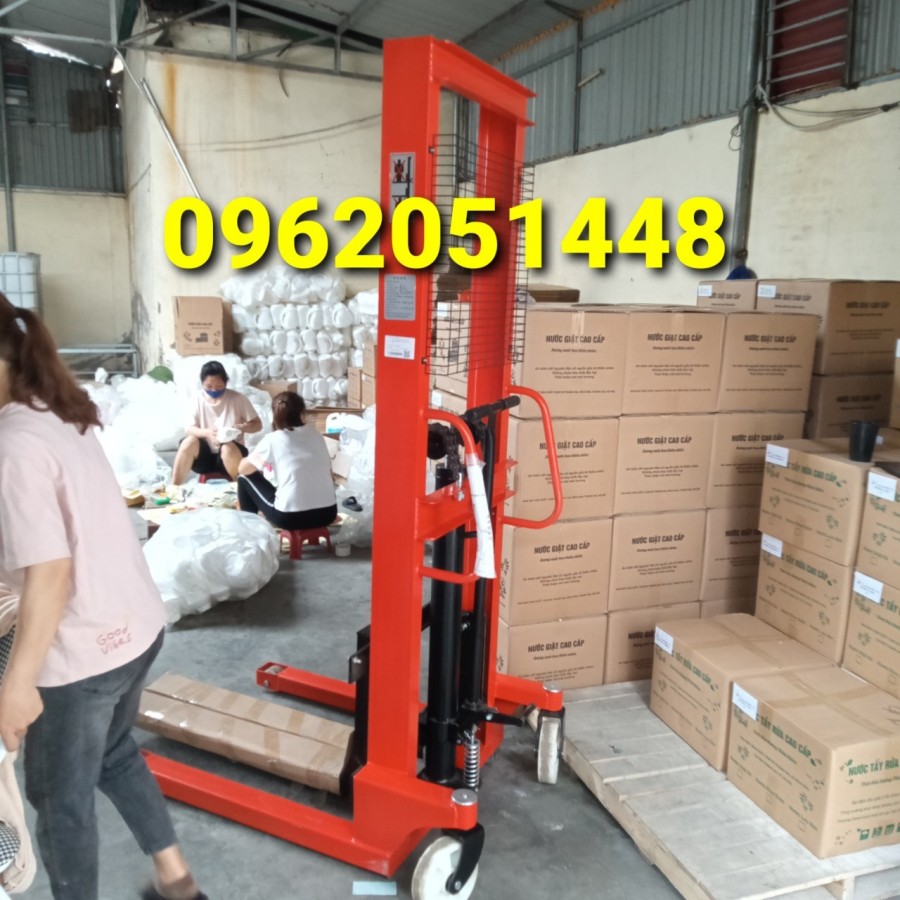 Xe nâng tay cao 1.5 tấn cao 1.6m giá rẻ-image-3